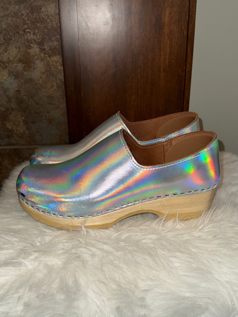 Sven Original Silver Holographic Leather Wooden Clogs Sz 40 statement bold shiny